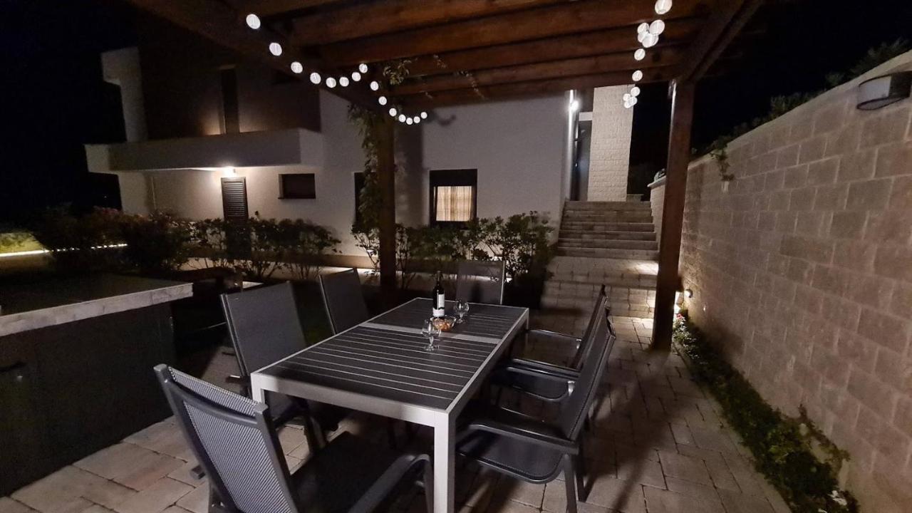 Vila Primorka Apartmani Oleander Silo  Ngoại thất bức ảnh
