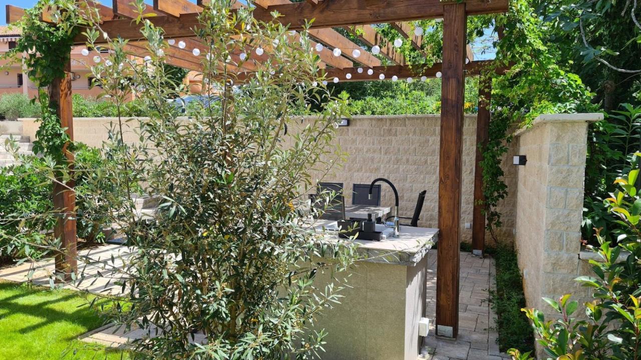 Vila Primorka Apartmani Oleander Silo  Ngoại thất bức ảnh
